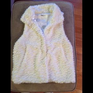 Faux fur white vest
